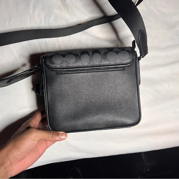 (AUTHENTIC) Black Coach Crossbody Bag great condition - Picture 3 of 5